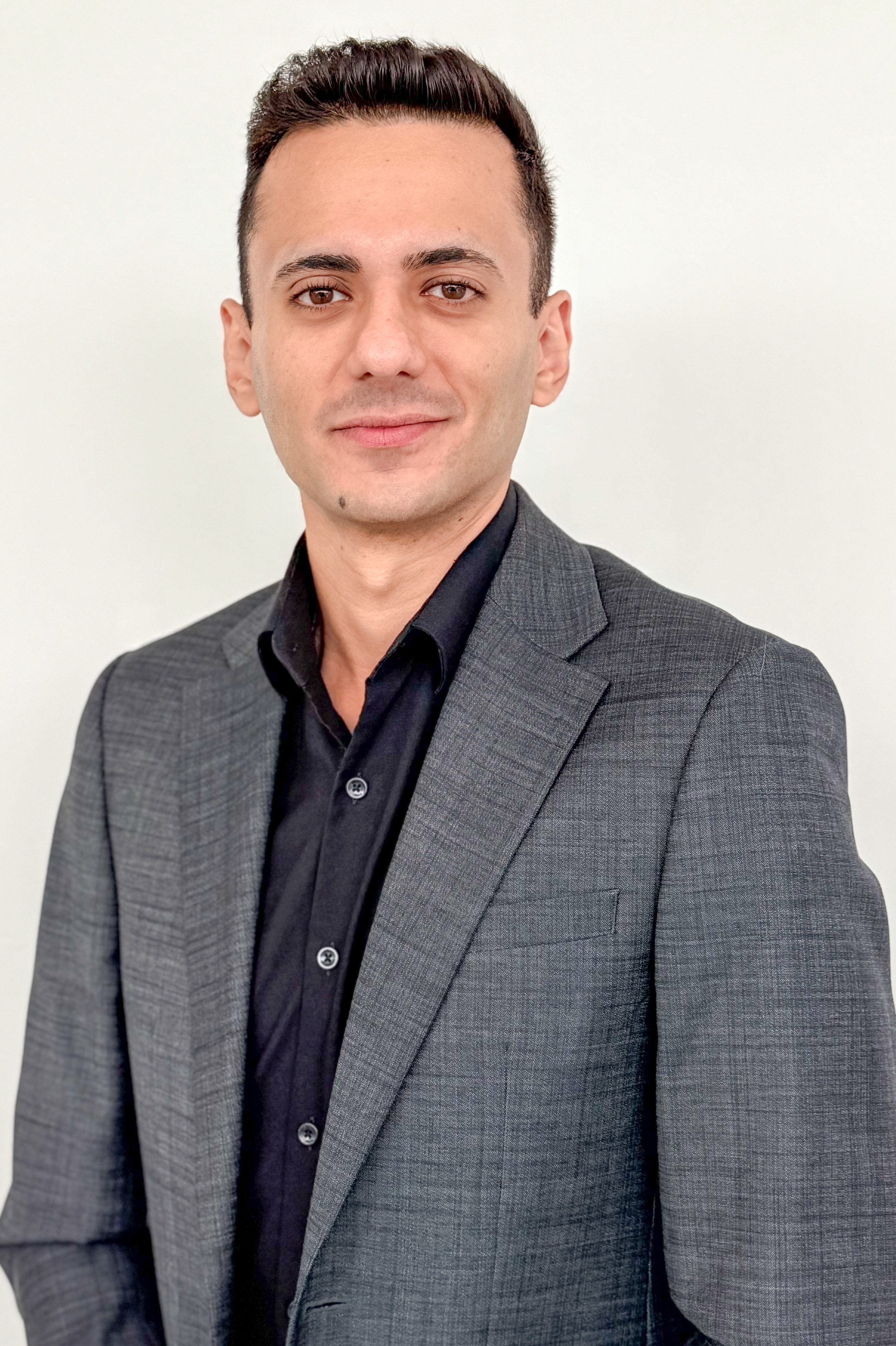 Alireza Farvard